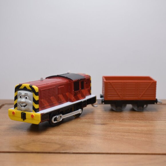 Salty Tomy Motorized Trackmaster Train Engine Thomas & Friends Battery Operated - Picture 1 of 8